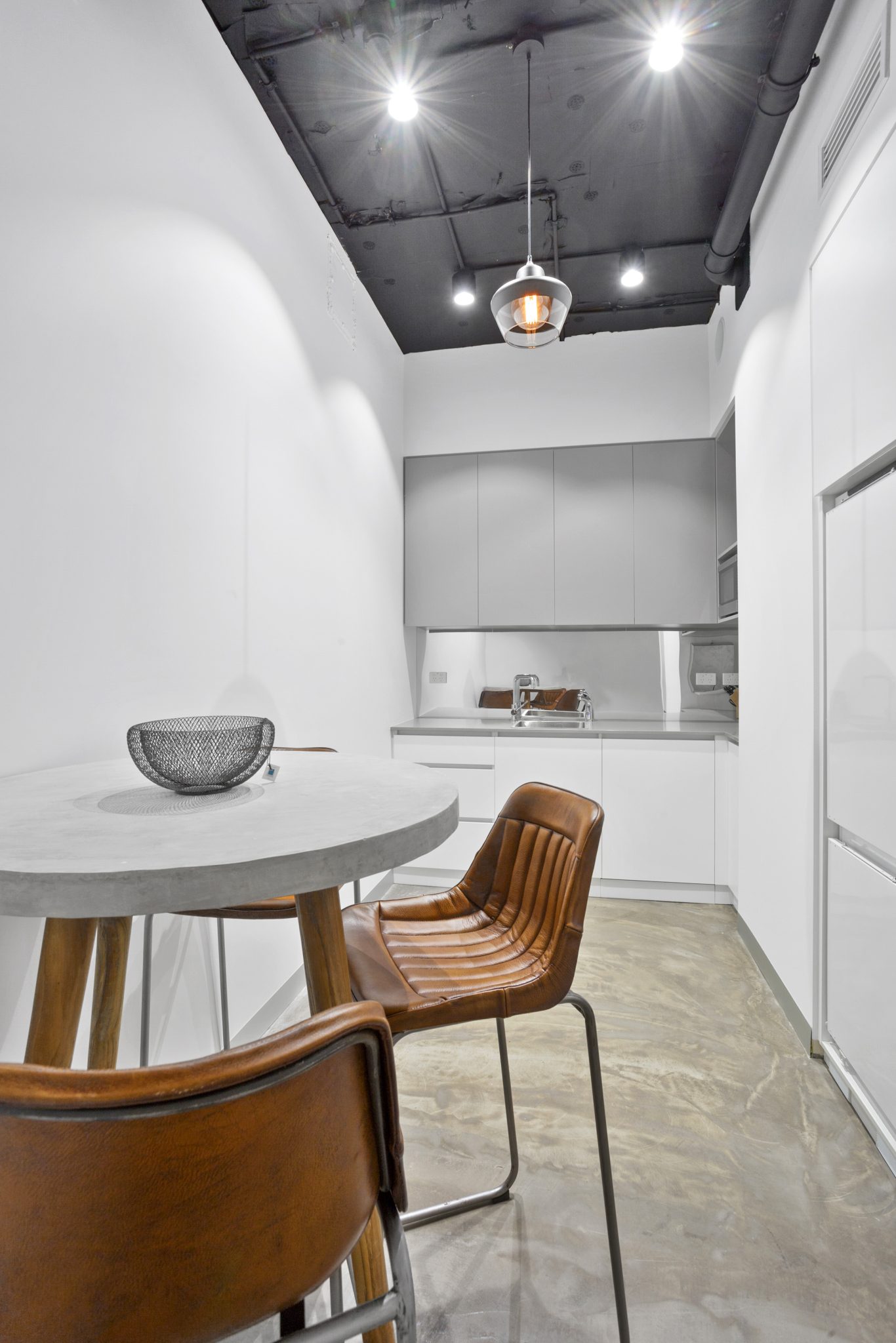 Portfolio-Southbank-Office-HiRes-04