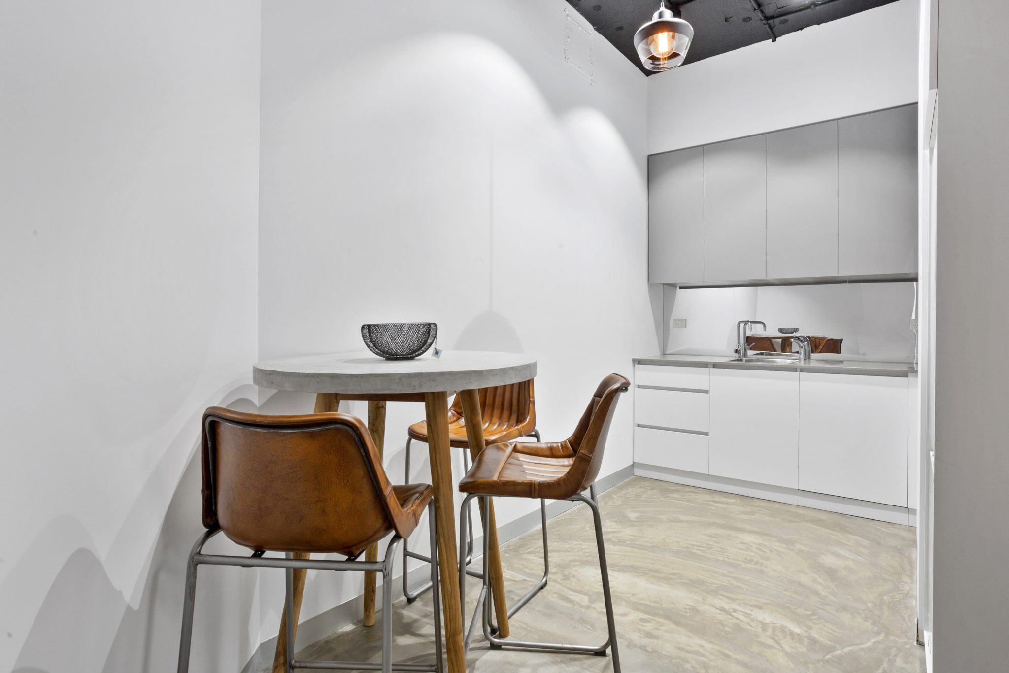 Portfolio-Southbank-Office-HiRes-05